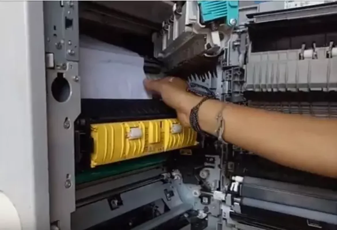 Pentingnya Perawatan Berkala dengan Teknik Dasar Service Mesin Fotocopy